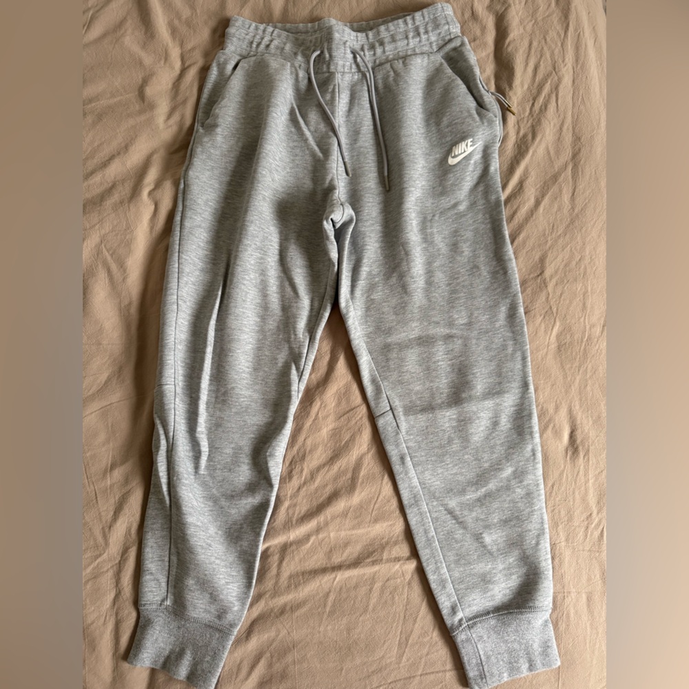 Nike tech fleece joggers